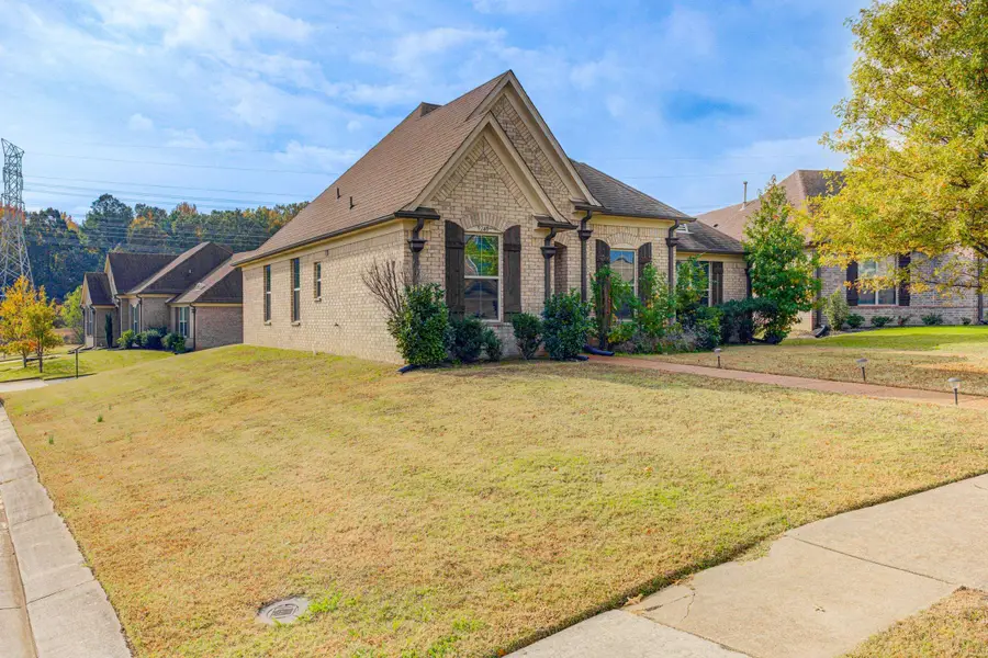 9245 PINKERTON LN, Cordova, TN 38016 - Image #2