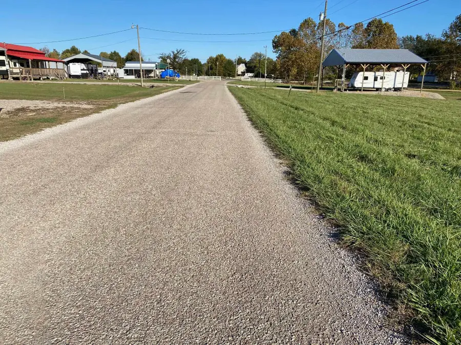 126 CATFISH LN, Crump, TN 38327 - Image #2