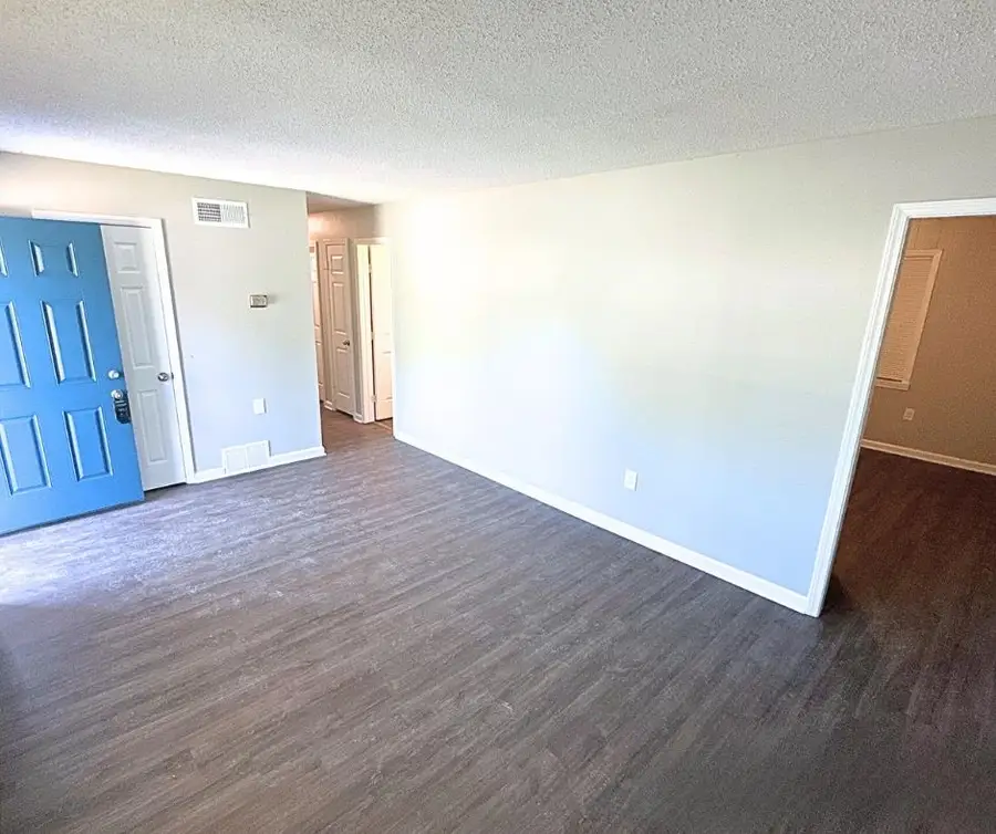 51 W BYFIELD DR, Memphis, TN 38109 - Image #2