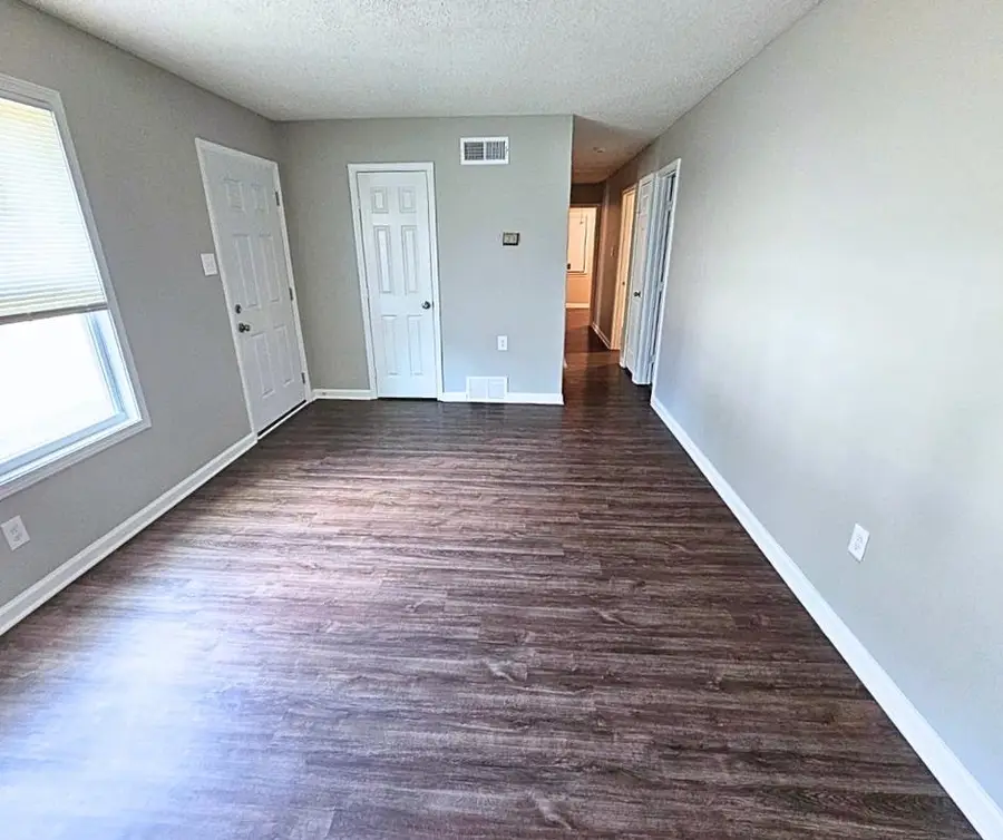 51 W BYFIELD DR, Memphis, TN 38109 - Image #3