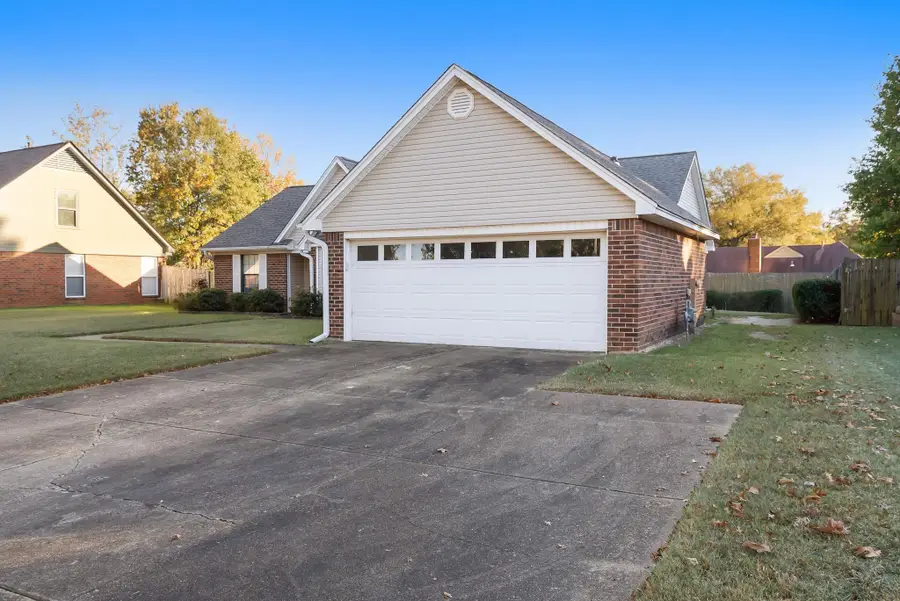 6465 EASTBRIER DR, Bartlett, TN 38135 - Image #3