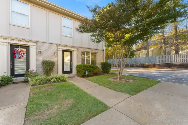 2240 W GERMANTOWN SQ, Germantown, TN 38138