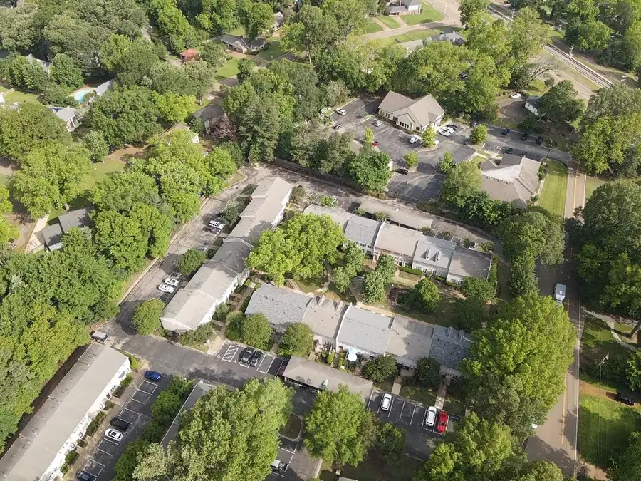 2240 W GERMANTOWN SQ, Germantown, TN 38138 - Image #2