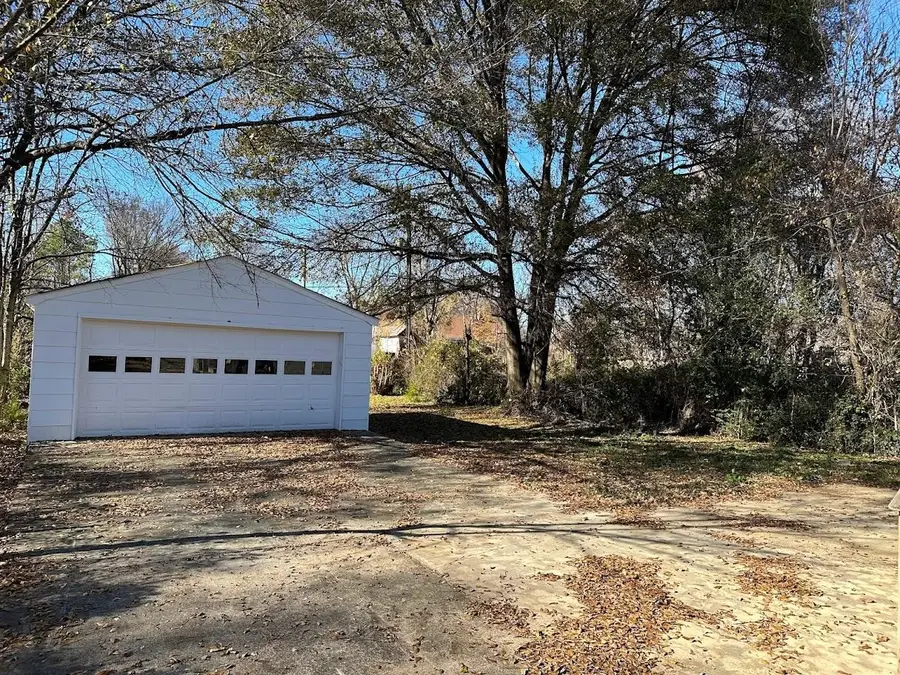 1047 N HIGHLAND DR N, Memphis, TN 38122 - Image #2