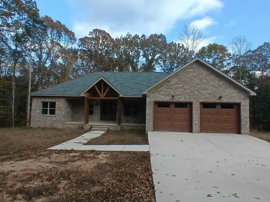 150 HAWTHORNE LN, Savannah, TN 38372 - Image #2