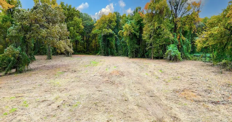 1233 W RAINES RD, Memphis, TN 38109 - Image #2