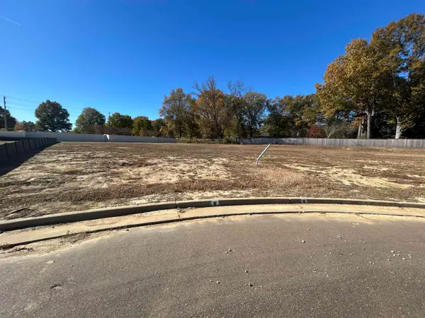 9501 KNOLL CREST DR, Germantown, TN 38138