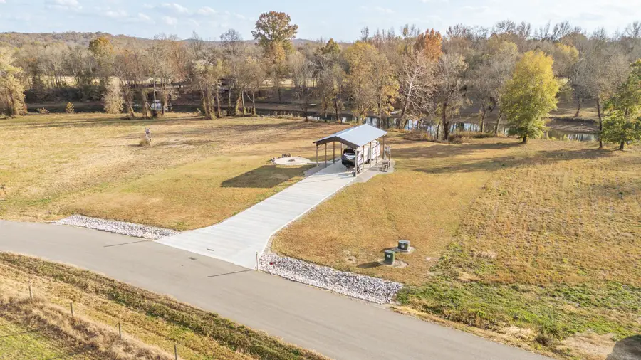6425 CRAVENS RD, Savannah, TN 38372 - Image #3