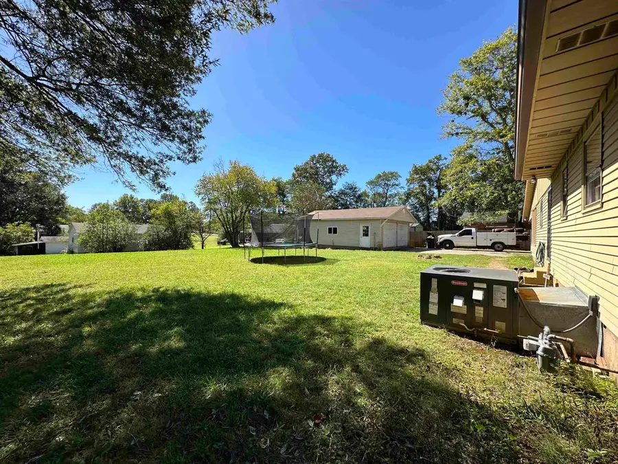 204 LANKFORD ST, Bruceton, TN 38317-2805 - Image #3