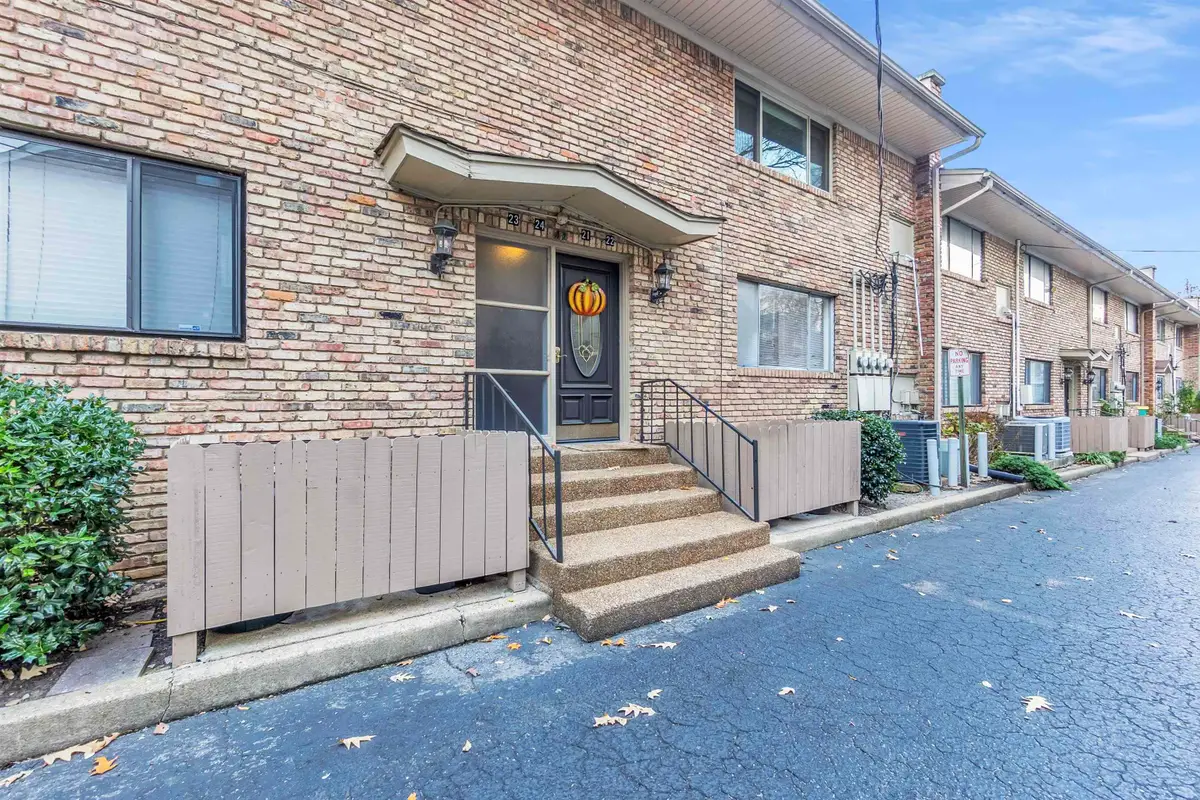 4400 POPLAR AVE #21, Memphis, TN 38117 - Image #1