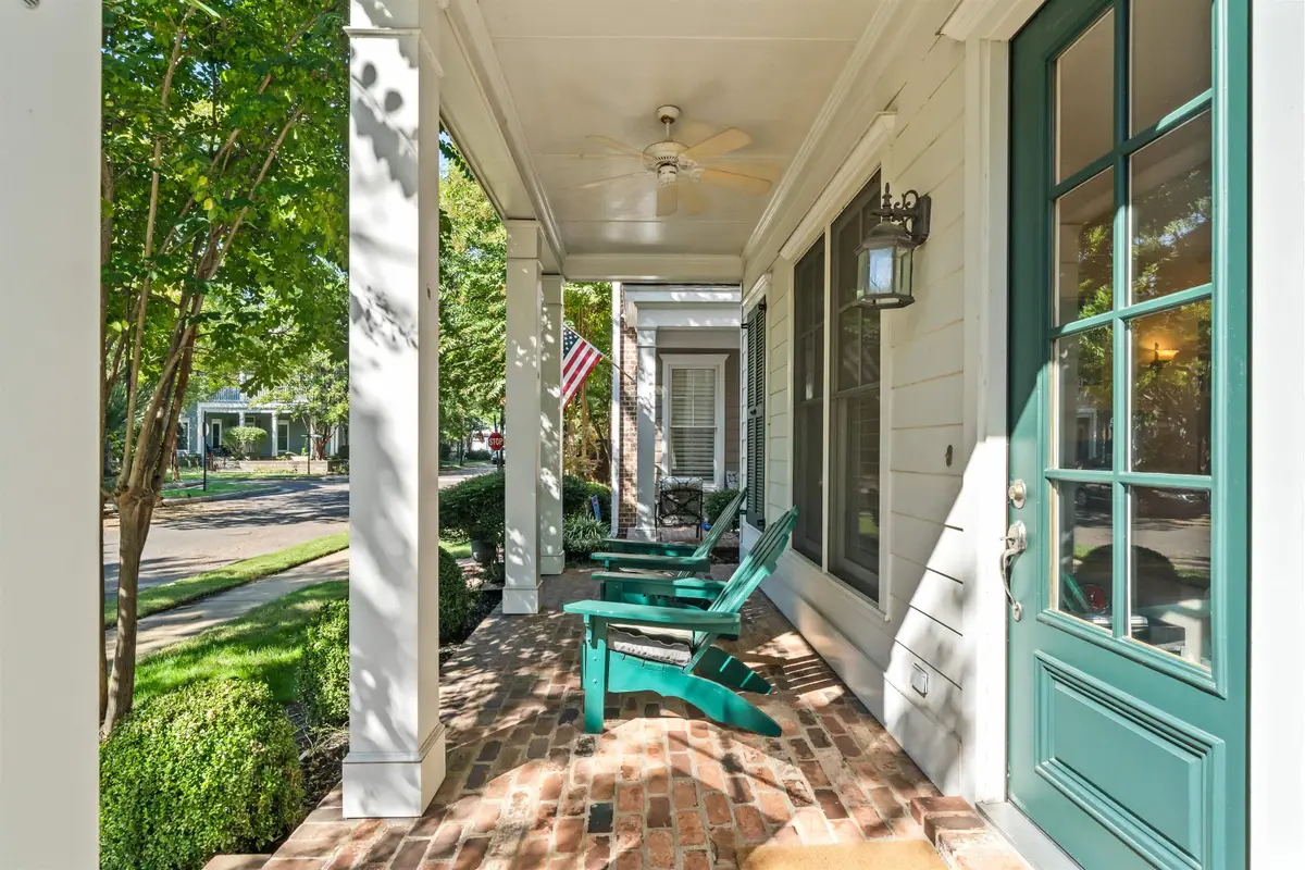 556 RIENZI DR, Memphis, TN 38103 - Image #1