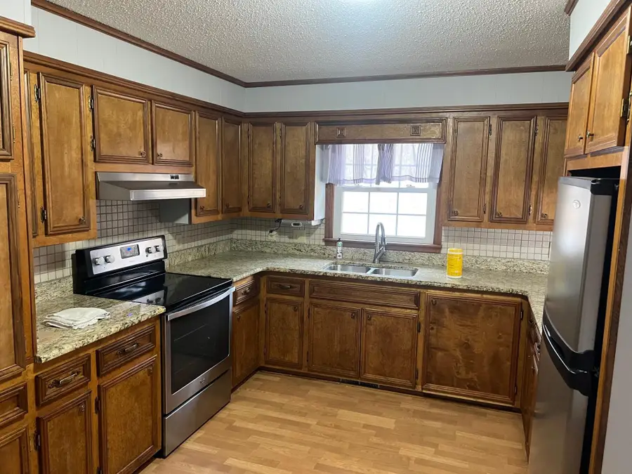 116 WILL DR, Waynesboro, TN 38485 - Image #2