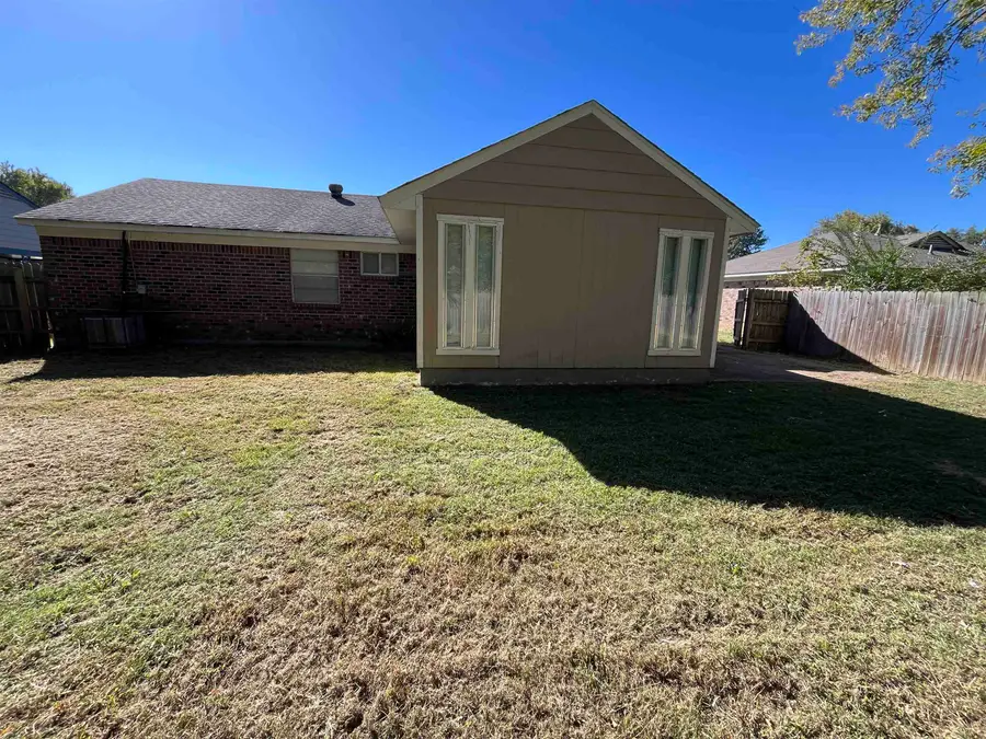 8 E PAXTON RD, Memphis, TN 38109 - Image #3