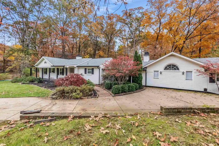 1360 E CRESTWOOD DR, Memphis, TN 38119 - Image #2