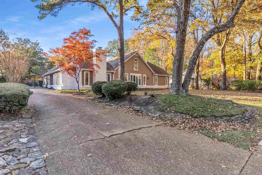 2431 YESTER OAKS DR, Germantown, TN 38139 - Image #3