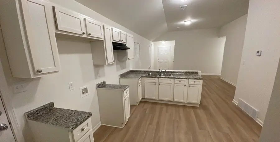 5 E BYFIELD DR, Memphis, TN 38109 - Image #3