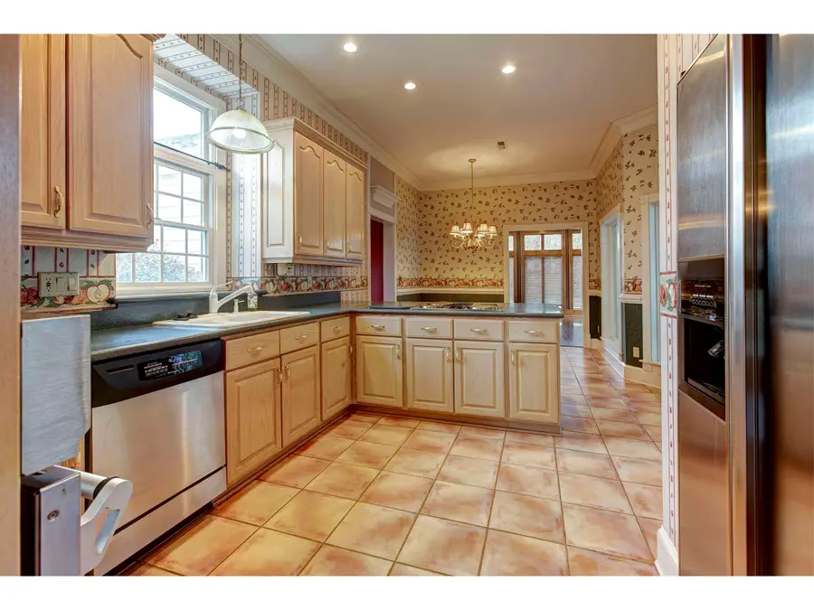 310 WOODS CEMETERY RD, Hickory Valley, TN 38042-5906 - Image #3