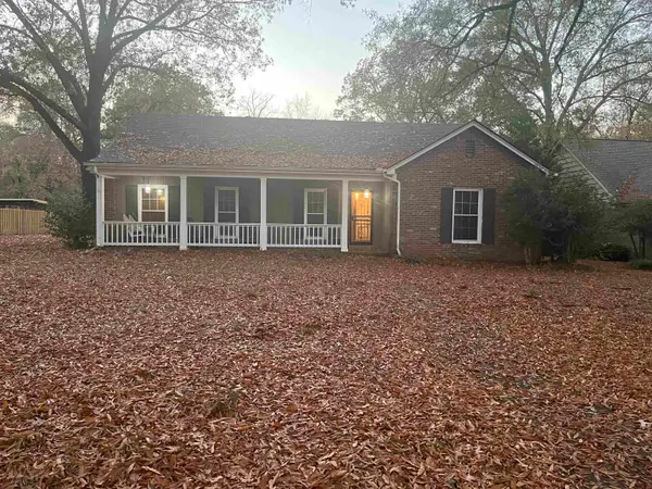 1723 BROOKSIDE DR, Germantown, TN 38138