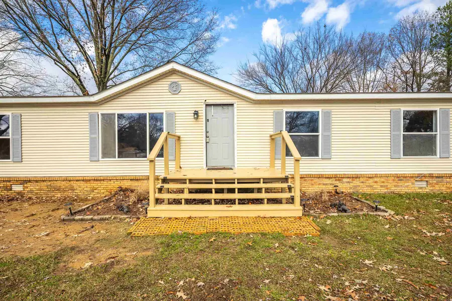 395 CHARLOTTE DR, Oakland, TN 38060 - Image #2