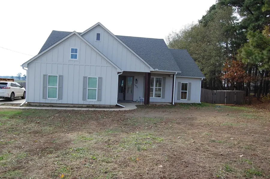 1015 WORTHAM DR, Covington, TN 38019 - Image #2