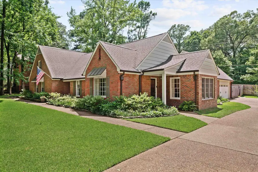 2211 WICKERSHAM LN, Germantown, TN 38139 - Image #2