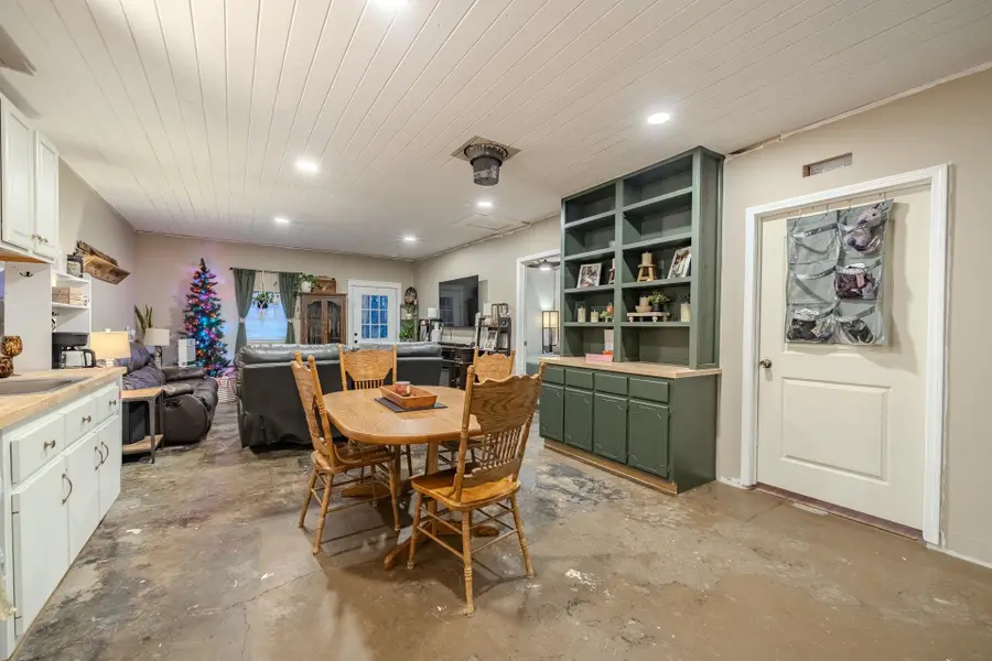 390 WOODS RD, Adamsville, TN 38310 - Image #3