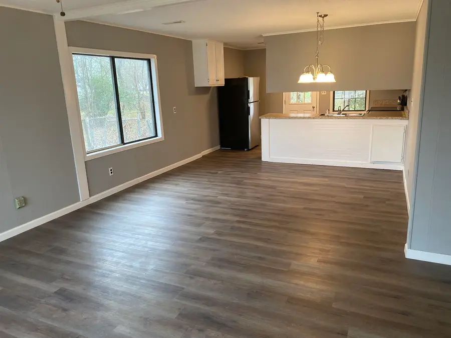 706 W JACKSON ST, Bolivar, TN 38008 - Image #3