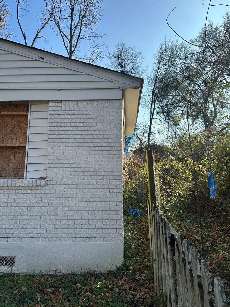 1323 SMITH AVE, Memphis, TN 38107 - Image #2