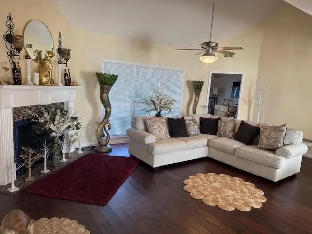 10216 WOODLAND HILLS DR, Cordova, TN 38018 - Image #3