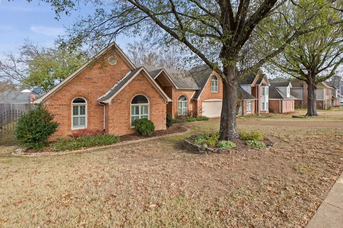 230 W POWELL RD W, Collierville, TN 38017 - #1