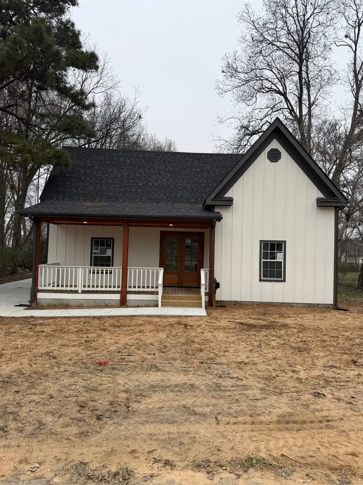 211 HAYS AVE, Trenton, TN 38382 - Image #1