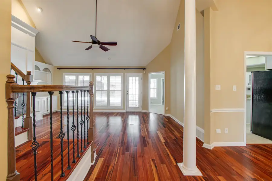 8796 E PLANTATION OAKS DR, Cordova, TN 38018 - Image #3