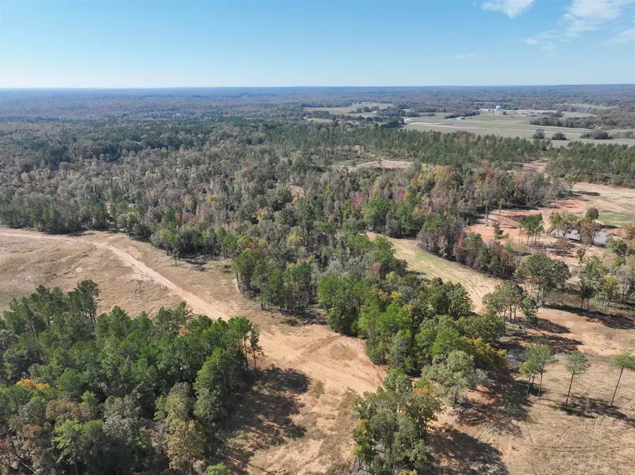 1050 CLIFFT RD, Bolivar, TN 38008 - Image #3