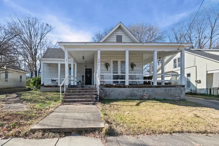 301 N MAPLE ST, Covington, TN 38019 - Image #2