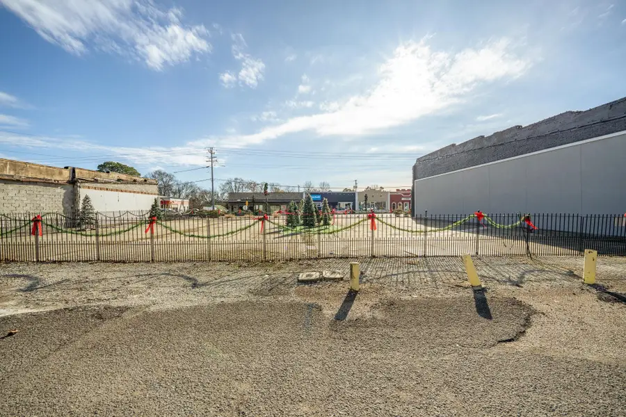 142-150 E MAIN ST, Adamsville, TN 38310-2314 - Image #2