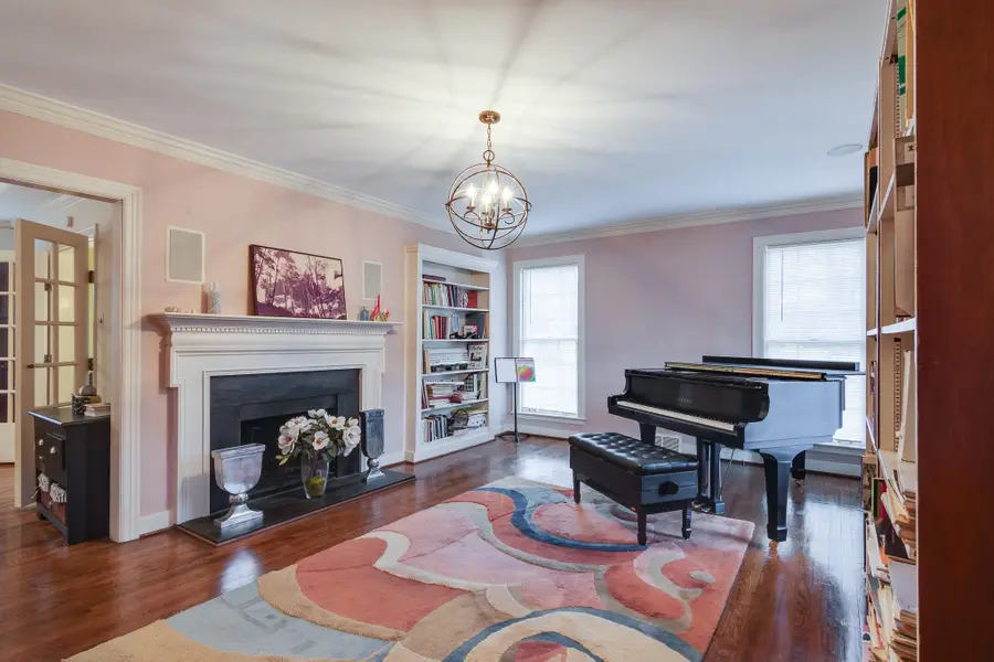 4072 N WALNUT GROVE CIR, Memphis, TN 38117 - Image #2