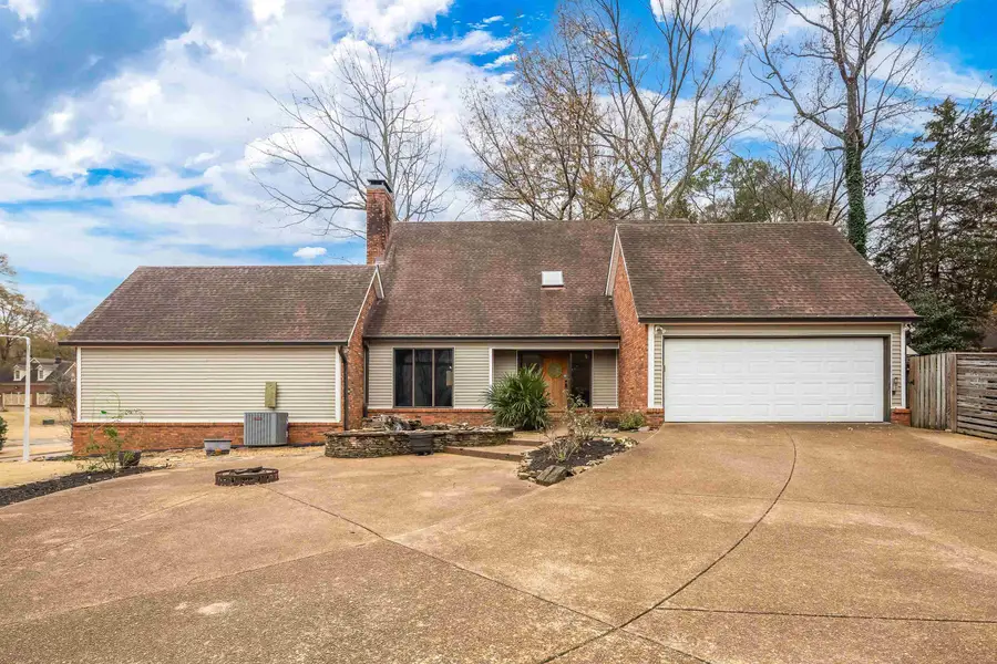 1833 NEW RIVERDALE RD, Germantown, TN 38138 - Image #2