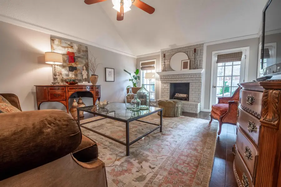 8027 FARMINGDALE RD, Germantown, TN 38138 - Image #2