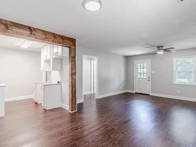 1343 S PERKINS RD, Memphis, TN 38117 - Image #2