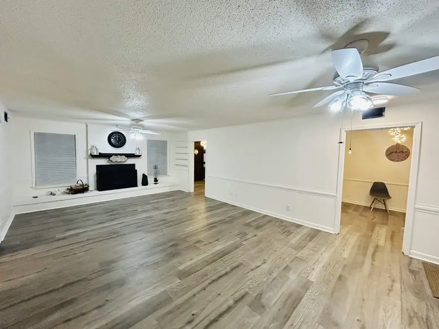 4060 STILLWOOD DR, Memphis, TN 38128 - Image #3