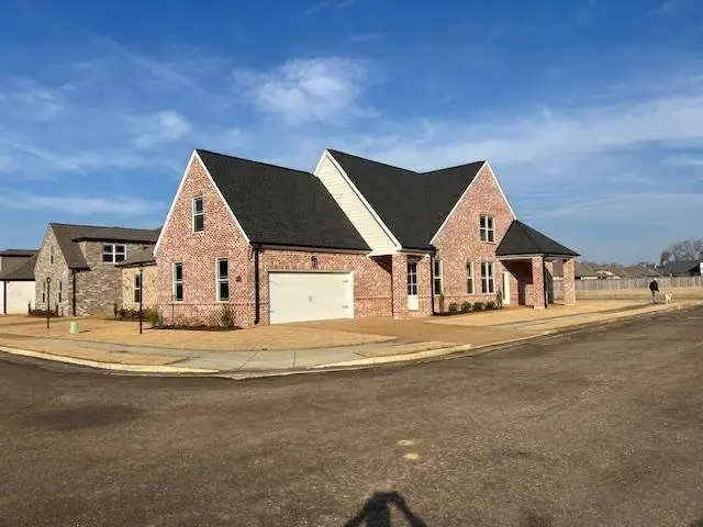 9754 E RYNER DR E, Cordova, TN 38018 - Image #1