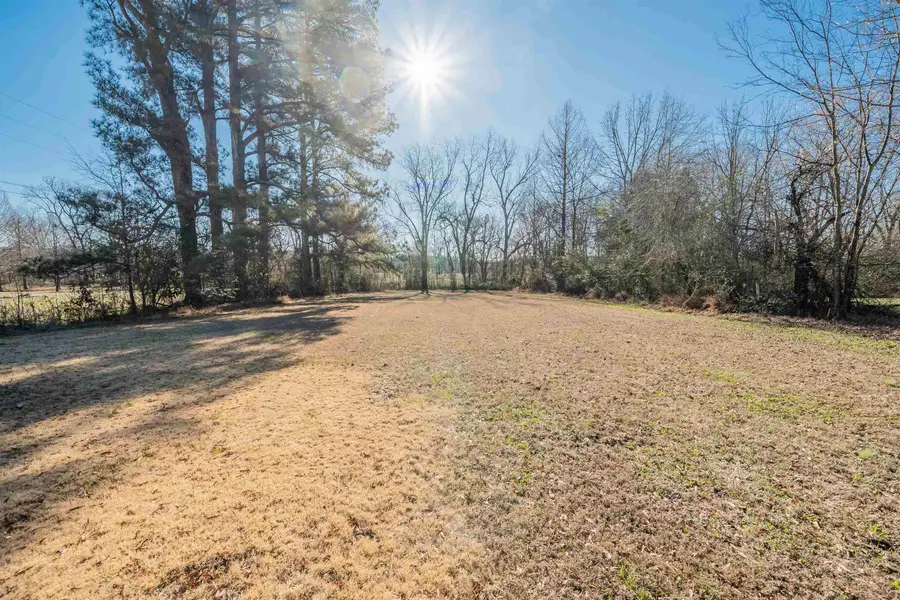 905 E POPLAR AVE, Selmer, TN 38375 - Image #3