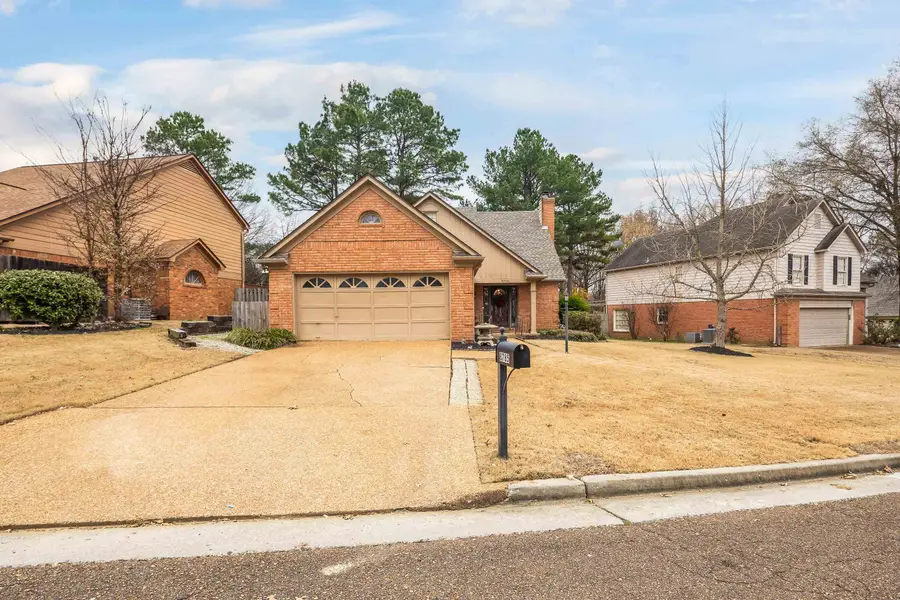8785 CEDAR MILLS CIR, Cordova, TN 38016 - Image #2
