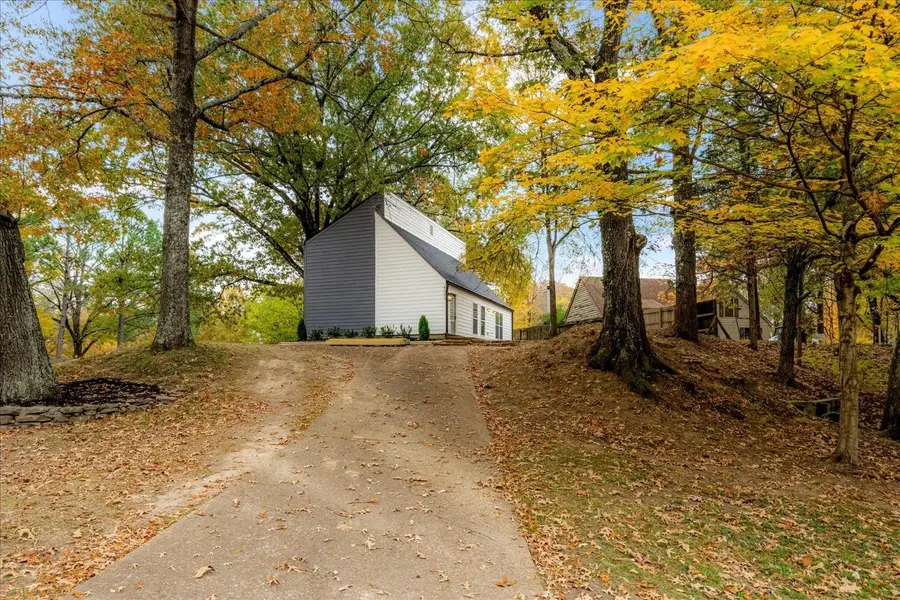 8393 CHIPPINGHAM DR, Cordova, TN 38016 - Image #3