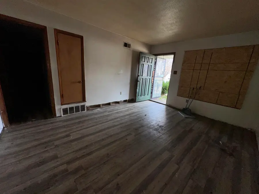 1051 CANARY LN, Memphis, TN 38109 - Image #3