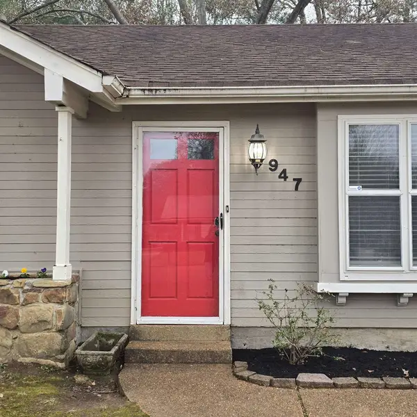 947 HUNTERS RETREAT DR, Collierville, TN 38017