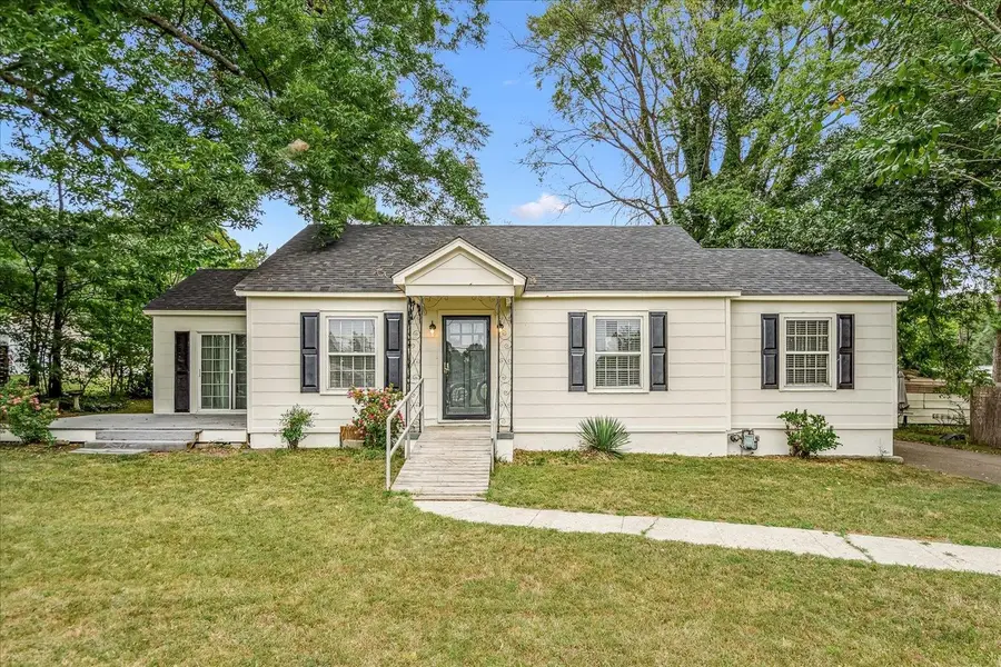 210 KINNEY AVE, Covington, TN 38019 - Image #2