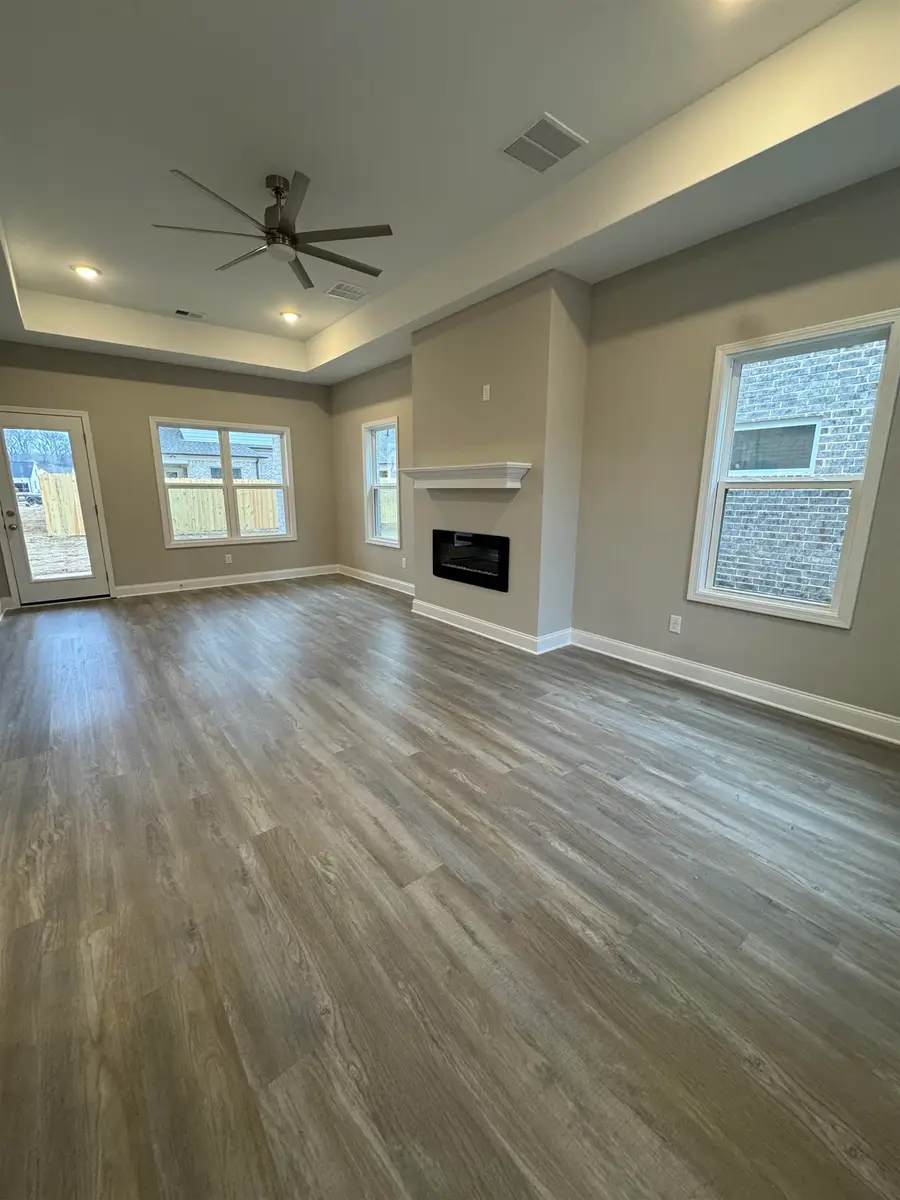 576 ROSALIE WOODS DR, Cordova, TN 38018 - Image #2