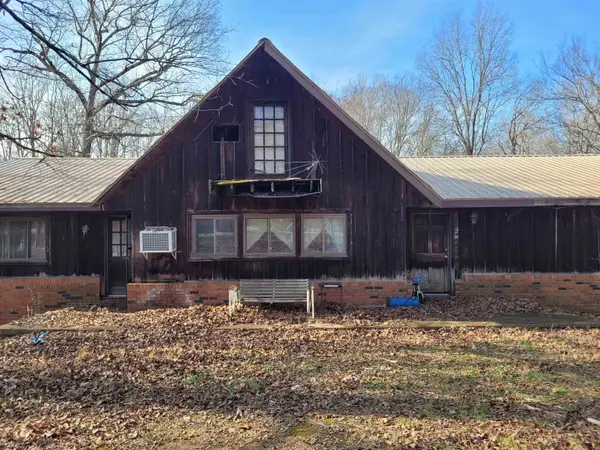 605 13 HWY N, Collinwood, TN 38450