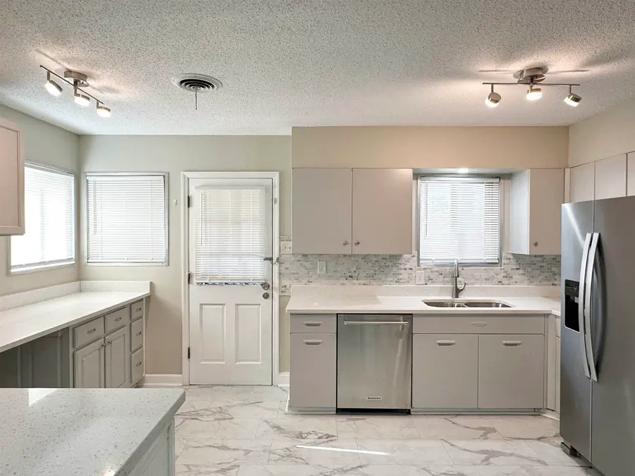 141 N WHITE STATION RD, Memphis, TN 38117 - Image #2